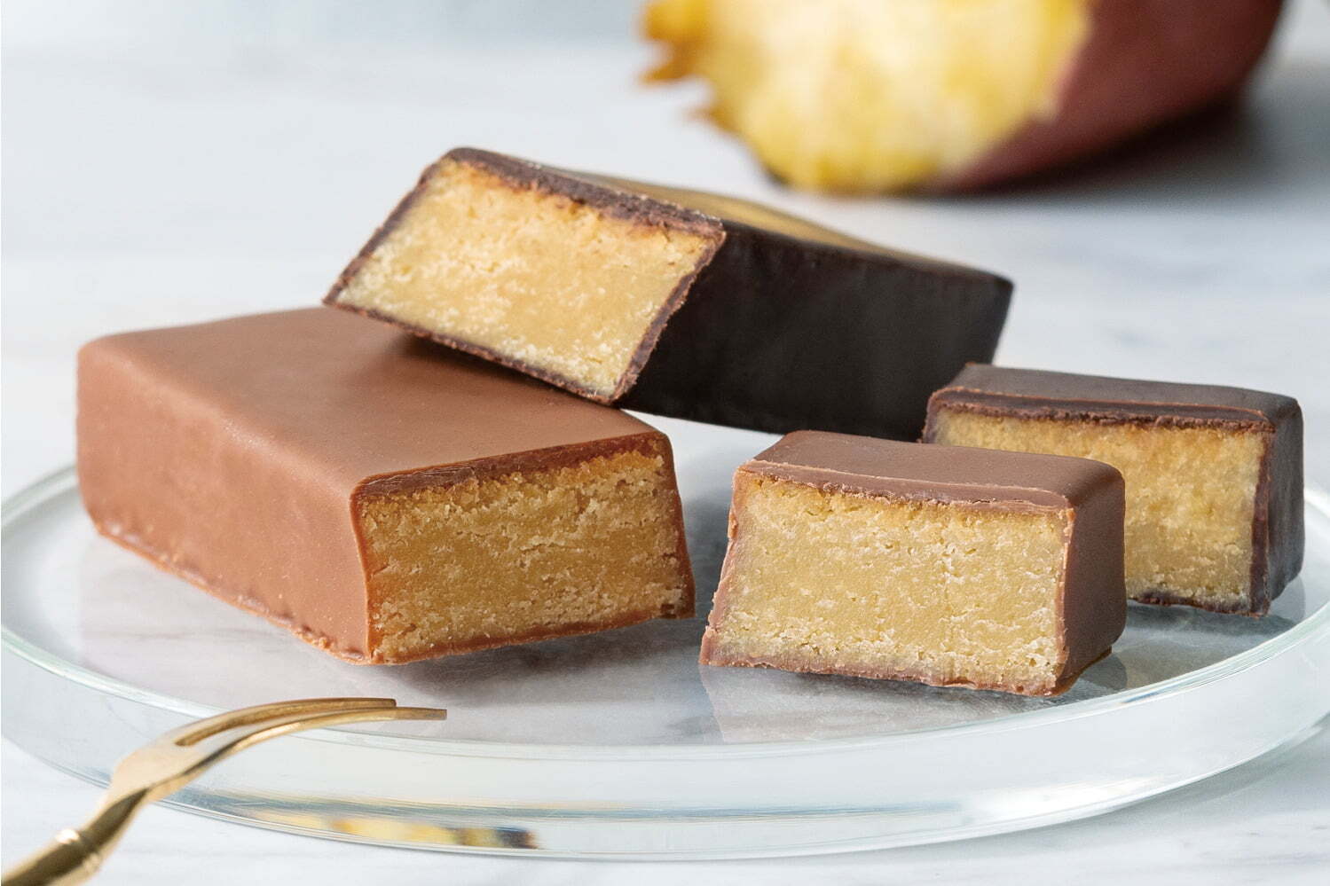 ゴディバ「紅天使 焼き芋ショコラ」“濃厚スイートポテト”をベルギー産チョコで包んで