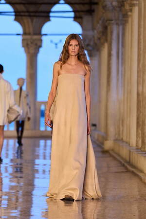 マックスマーラ(Max Mara) 2025年リゾートウィメンズコレクション  - 写真14