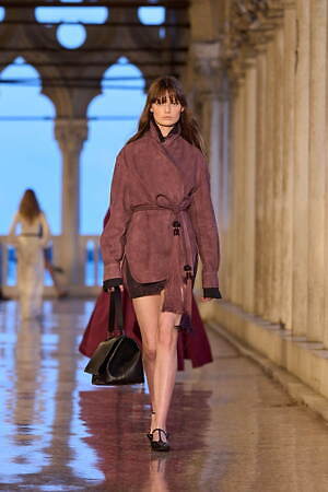 マックスマーラ(Max Mara) 2025年リゾートウィメンズコレクション  - 写真16