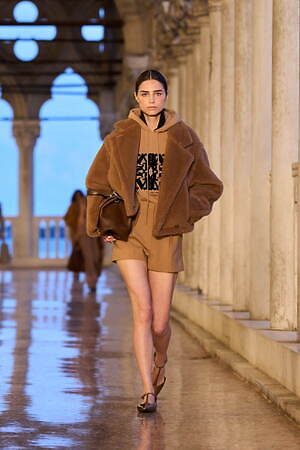 マックスマーラ(Max Mara) 2025年リゾートウィメンズコレクション  - 写真24