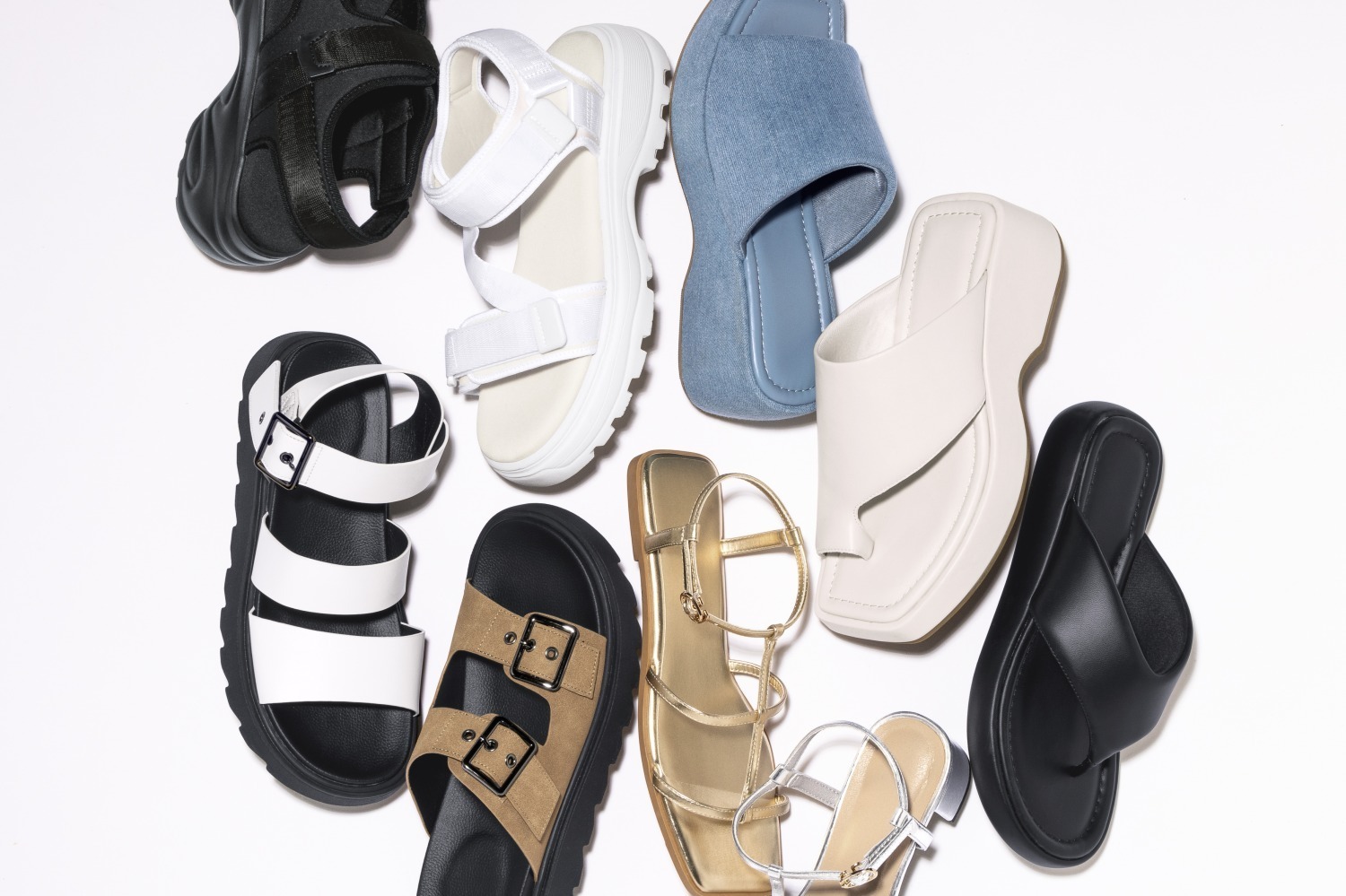 厚底サンダル｜GUの24年夏ウィメンズサンダル、厚底ソールや“抜け感”細めストラップのサンダル