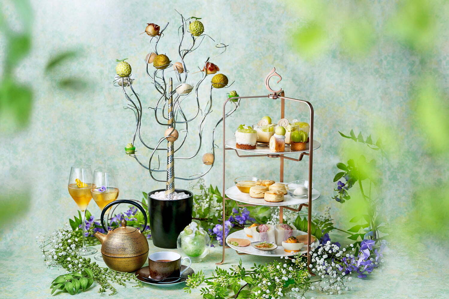 センタラグランドホテル大阪“シャインマスカット＆メロン”の夏アフタヌーンティー、果肉入りのかき氷も