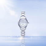 シチズン クロスシー“夏の日差し”着想の24年新作ウィメンズ腕時計、ダイヤモンド輝く白蝶貝ダイヤル｜写真1