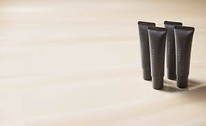 スリー(THREE) シマリング グロー デュオ｜写真1