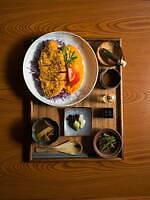 丼とお茶の専門店「ジュアンボール＆ティートーキョー」日本初上陸＆表参道に、至高の鰻ひつまぶしなど｜写真3