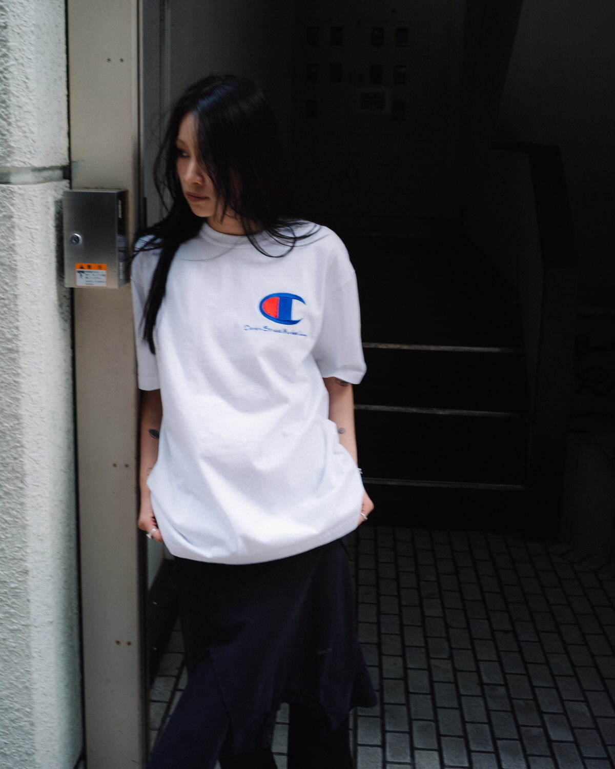 む　ドーバーストリート×チャンピオン (黒) Size M DSM_20A_CHAMPION_1600000627062