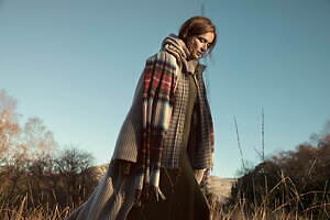 ジョンストンズ オブ エルガン(Johnstons of Elgin) 2024-25年秋冬ウィメンズ&メンズコレクション  - 写真2