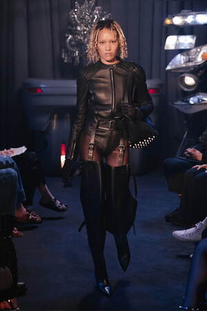 アレキサンダー ワン(alexanderwang) 2024-25年秋冬ウィメンズコレクション  - 写真4