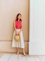 セルフォード24年夏新作、“ふわふわフェザー”の涼し気ニットベスト＆水彩タッチの花柄スカート｜写真12