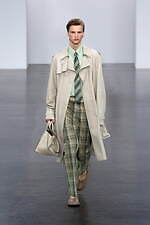 フェンディ 2025年春夏メンズコレクション - 過去と未来をまなざす眼｜写真1