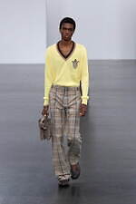 フェンディ 2025年春夏メンズコレクション - 過去と未来をまなざす眼｜写真15