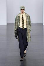 フェンディ 2025年春夏メンズコレクション - 過去と未来をまなざす眼｜写真21