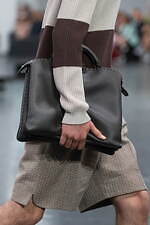 フェンディ 2025年春夏メンズコレクション - 過去と未来をまなざす眼｜写真35