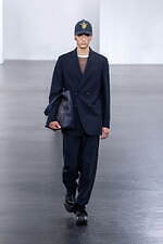 フェンディ 2025年春夏メンズコレクション - 過去と未来をまなざす眼｜写真60