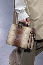 フェンディ 2025年春夏メンズコレクション - 過去と未来をまなざす眼｜写真86