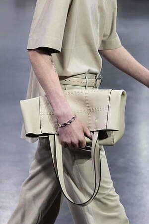 フェンディ 2025年春夏メンズコレクション - 過去と未来をまなざす眼｜写真4