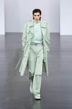 フェンディ 2025年春夏メンズコレクション - 過去と未来をまなざす眼｜写真31