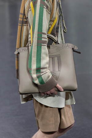 フェンディ 2025年春夏メンズコレクション - 過去と未来をまなざす眼｜写真40