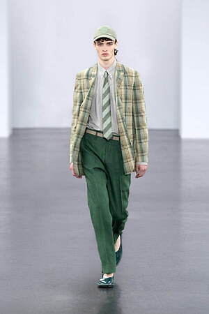 フェンディ 2025年春夏メンズコレクション - 過去と未来をまなざす眼｜写真42