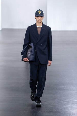 フェンディ 2025年春夏メンズコレクション - 過去と未来をまなざす眼｜写真60