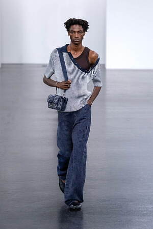 フェンディ 2025年春夏メンズコレクション - 過去と未来をまなざす眼｜写真62