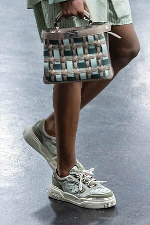 フェンディ 2025年春夏メンズコレクション - 過去と未来をまなざす眼｜写真80