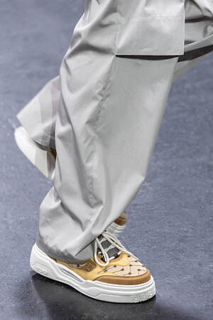 フェンディ 2025年春夏メンズコレクション - 過去と未来をまなざす眼｜写真90