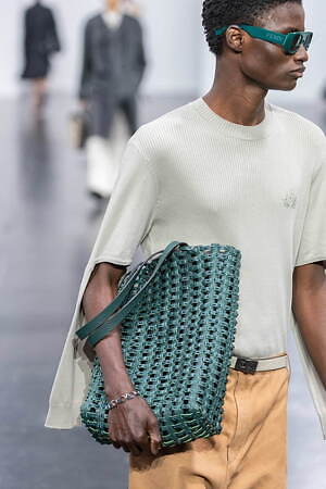 フェンディ 2025年春夏メンズコレクション - 過去と未来をまなざす眼｜写真97