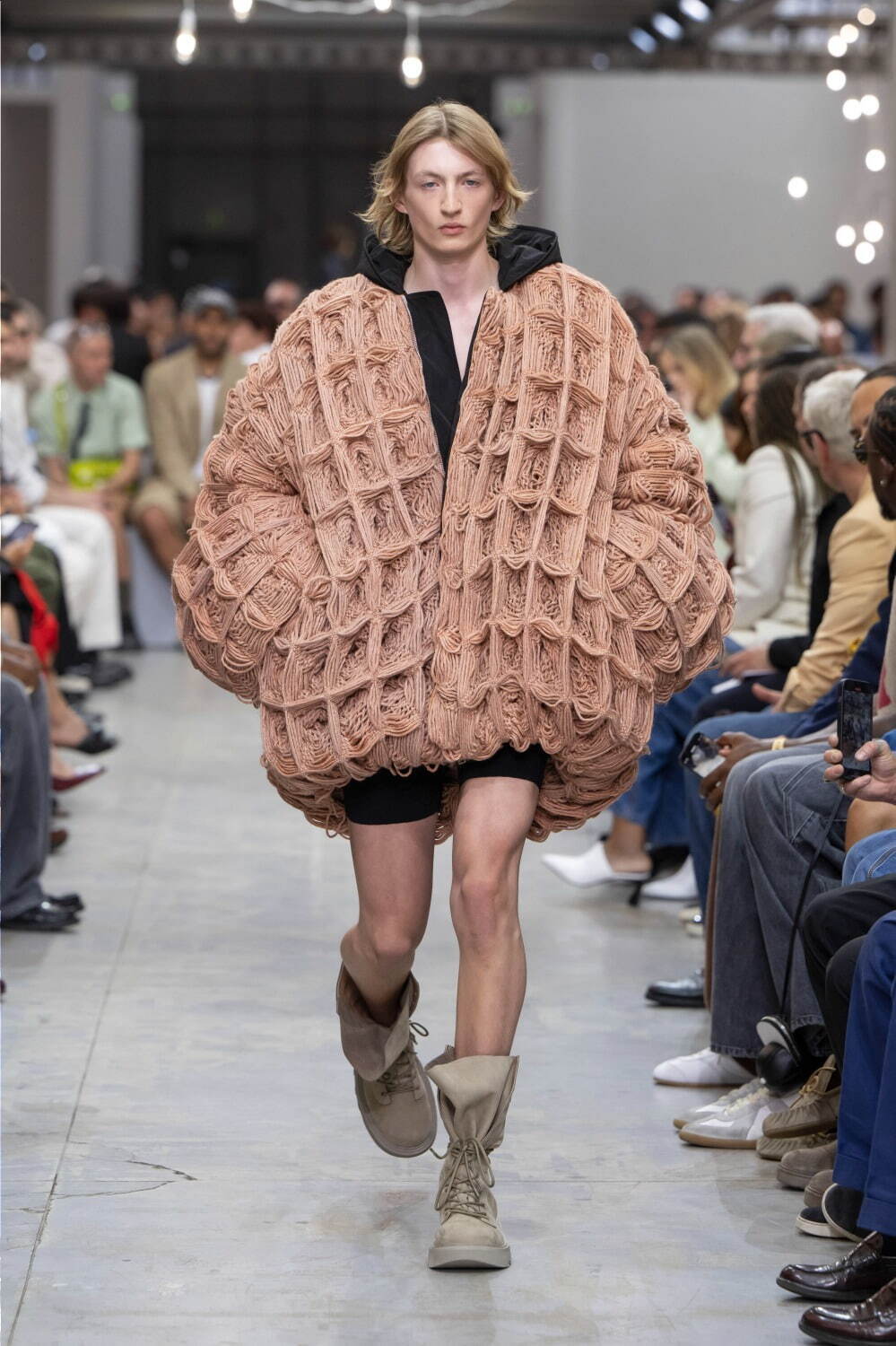 JW アンダーソン(JW Anderson) 2025年春夏ウィメンズ&メンズコレクション  - 写真8