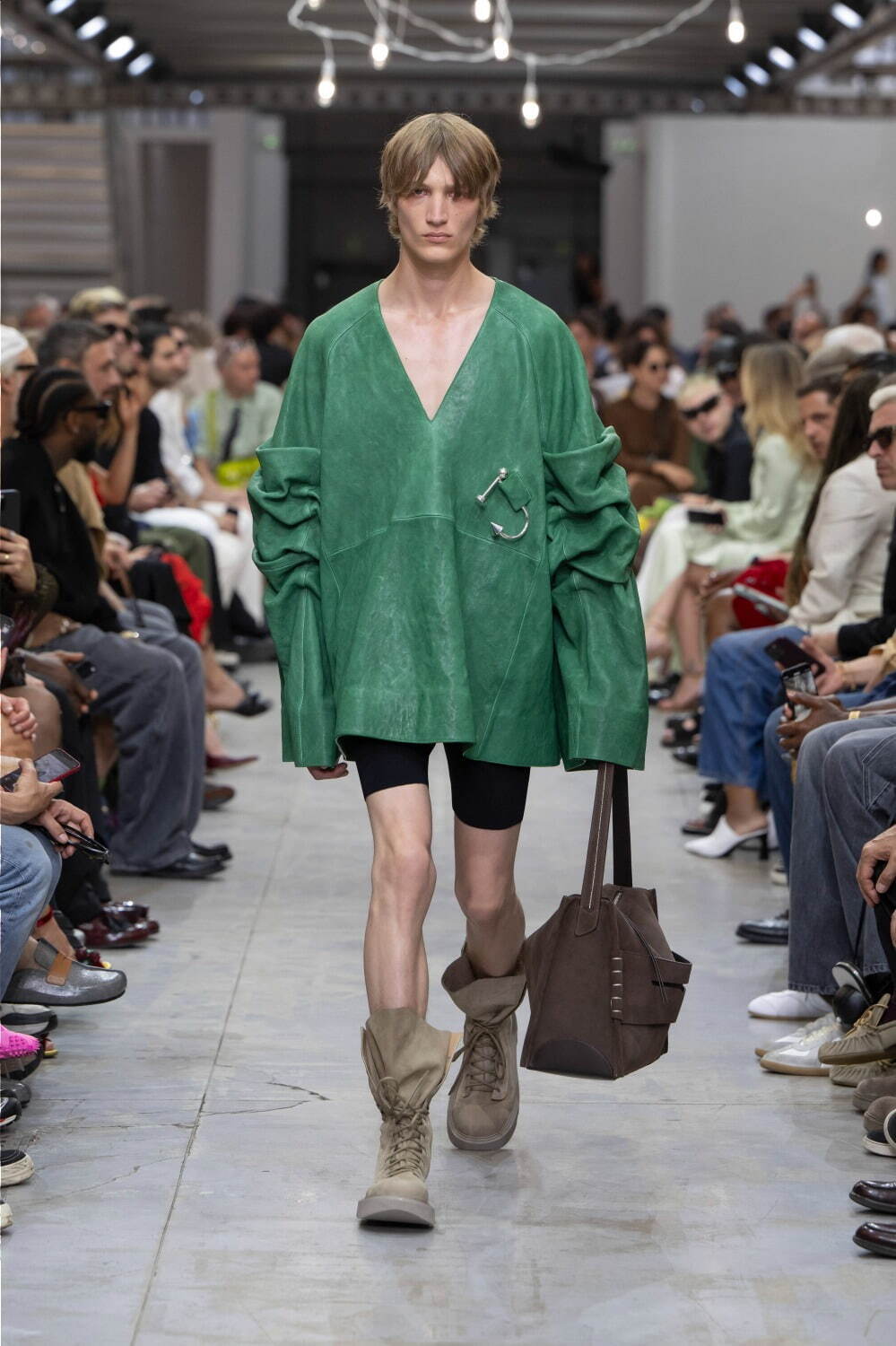 JW アンダーソン(JW Anderson) 2025年春夏ウィメンズ&メンズコレクション  - 写真23