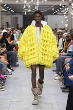 JW アンダーソン 2025年春夏メンズ＆ウィメンズコレクション - 夢、不可能な物事の経験｜写真9