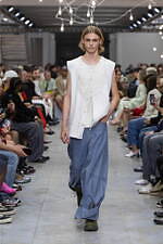 JW アンダーソン 2025年春夏メンズ＆ウィメンズコレクション - 夢、不可能な物事の経験｜写真29