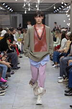 JW アンダーソン 2025年春夏メンズ＆ウィメンズコレクション - 夢、不可能な物事の経験｜写真32