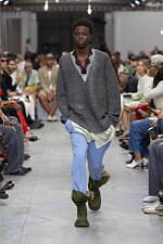 JW アンダーソン 2025年春夏メンズ＆ウィメンズコレクション - 夢、不可能な物事の経験｜写真34