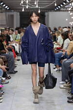 JW アンダーソン 2025年春夏メンズ＆ウィメンズコレクション - 夢、不可能な物事の経験｜写真35