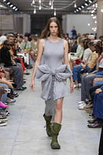 JW アンダーソン 2025年春夏メンズ＆ウィメンズコレクション - 夢、不可能な物事の経験｜写真39