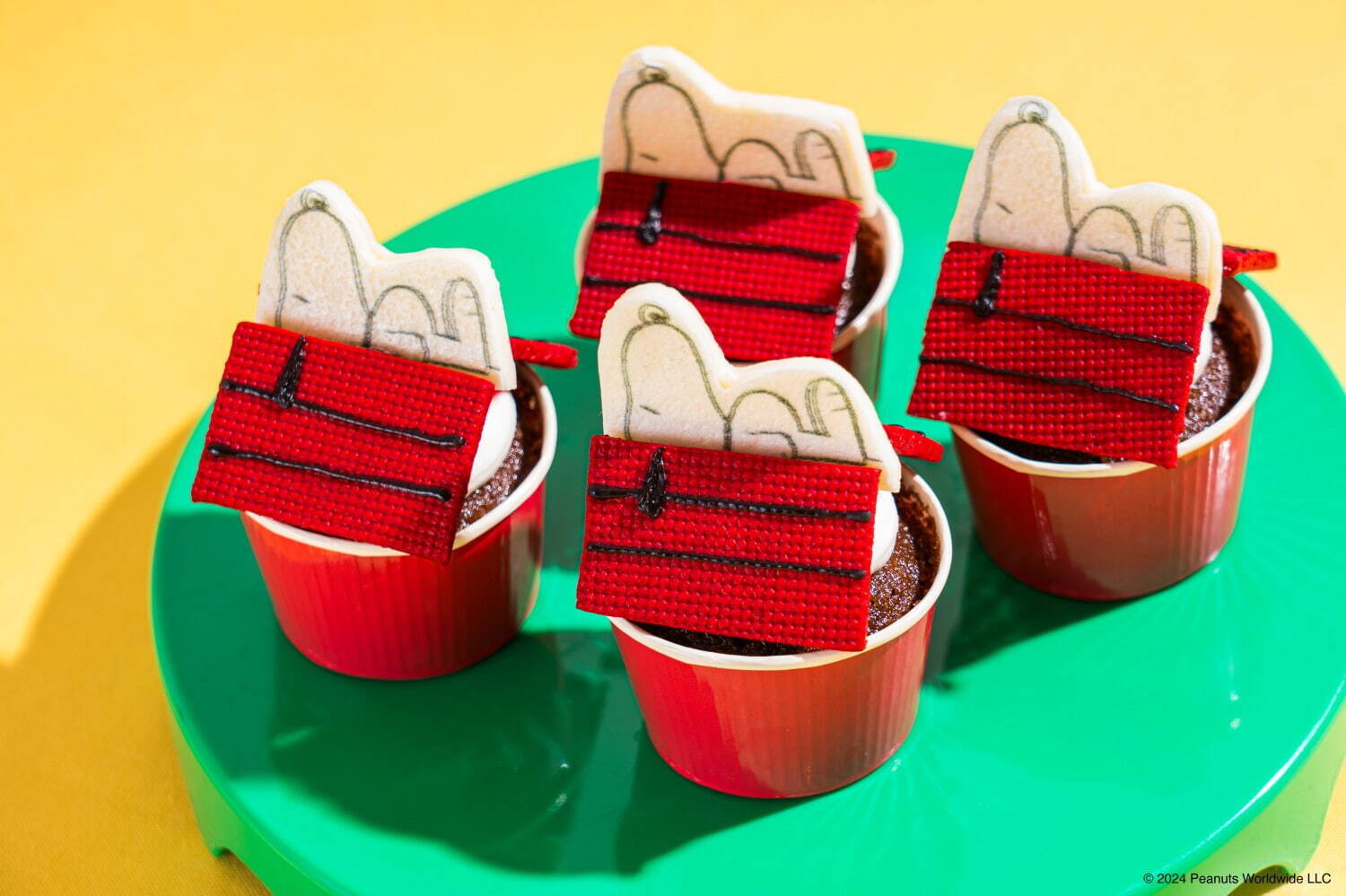 ヒルトン広島「PEANUTS」スヌーピーのカーニバル着想スイーツビュッフェ、サーカステントや虹色ケーキなど｜写真14