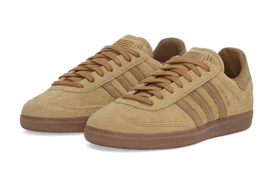 サッカー｜アディダス オリジナルス×ジョウンド「サンバ」コラボスニーカー、長毛のスエードアッパー×カーキ色