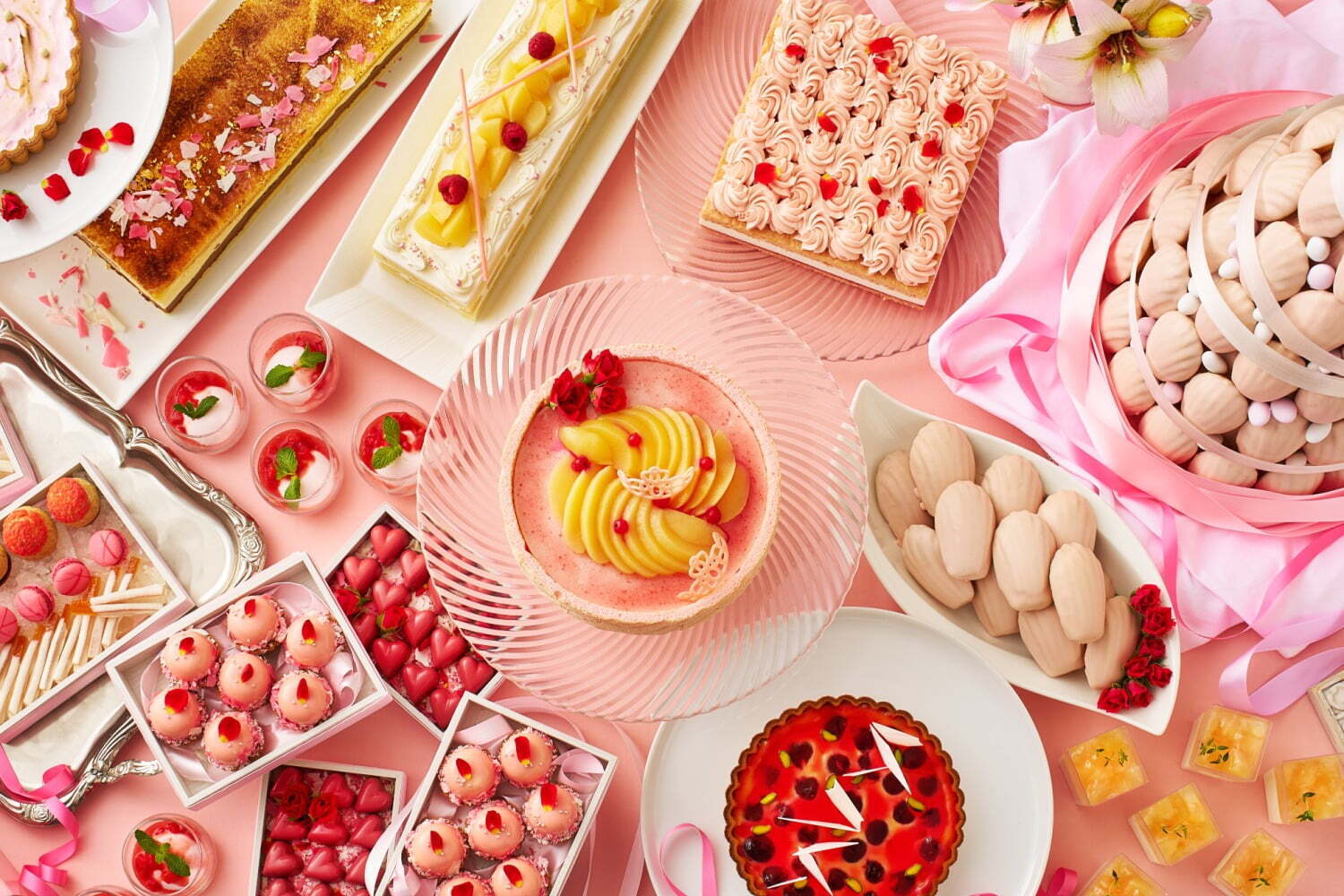 高級紅茶｜マリー・アントワネットのドレス風スイーツなど“華やかピンク尽くし”スイーツバイキングが京都で