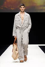 エンポリオ アルマーニ 2025年春夏メンズコレクション - 広がる自然の開放感｜写真10