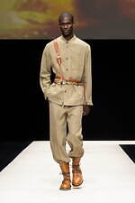 エンポリオ アルマーニ 2025年春夏メンズコレクション - 広がる自然の開放感｜写真29