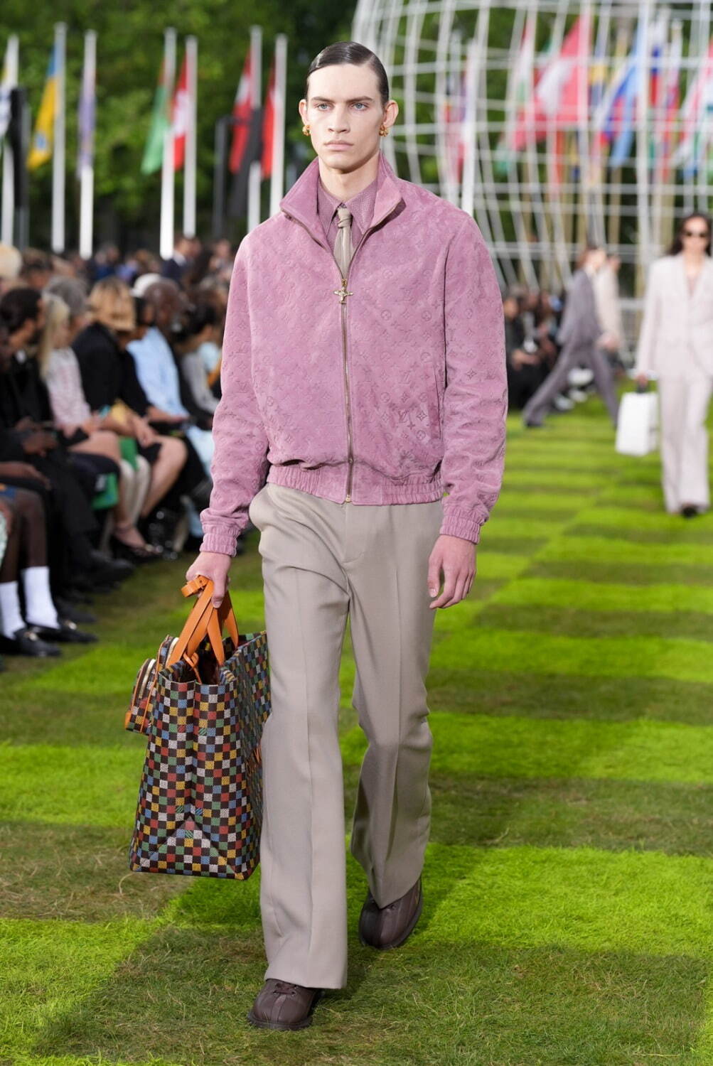 ルイ・ヴィトン(LOUIS VUITTON) 2025年春夏メンズコレクション  - 写真120