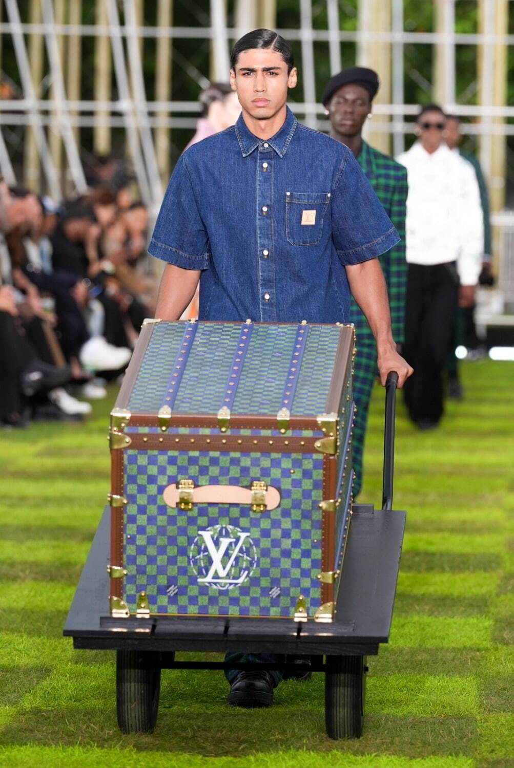 ルイ・ヴィトン(LOUIS VUITTON) 2025年春夏メンズコレクション  - 写真146