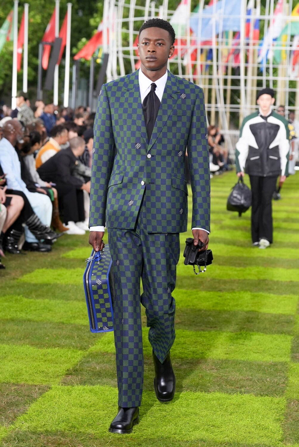 ルイ・ヴィトン(LOUIS VUITTON) 2025年春夏メンズコレクション  - 写真151