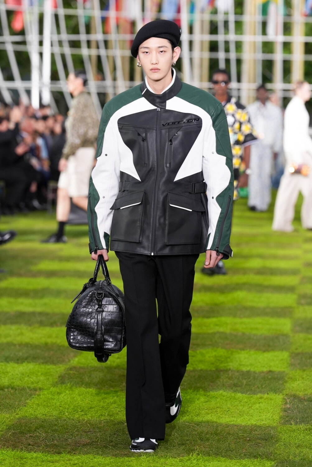 ルイ・ヴィトン(LOUIS VUITTON) 2025年春夏メンズコレクション  - 写真153