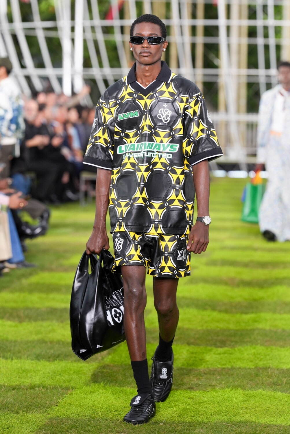 ルイ・ヴィトン(LOUIS VUITTON) 2025年春夏メンズコレクション  - 写真155