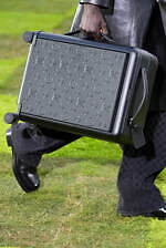 ルイ・ヴィトン 2025年春夏メンズコレクション - ミクロとマクロの往還｜写真21