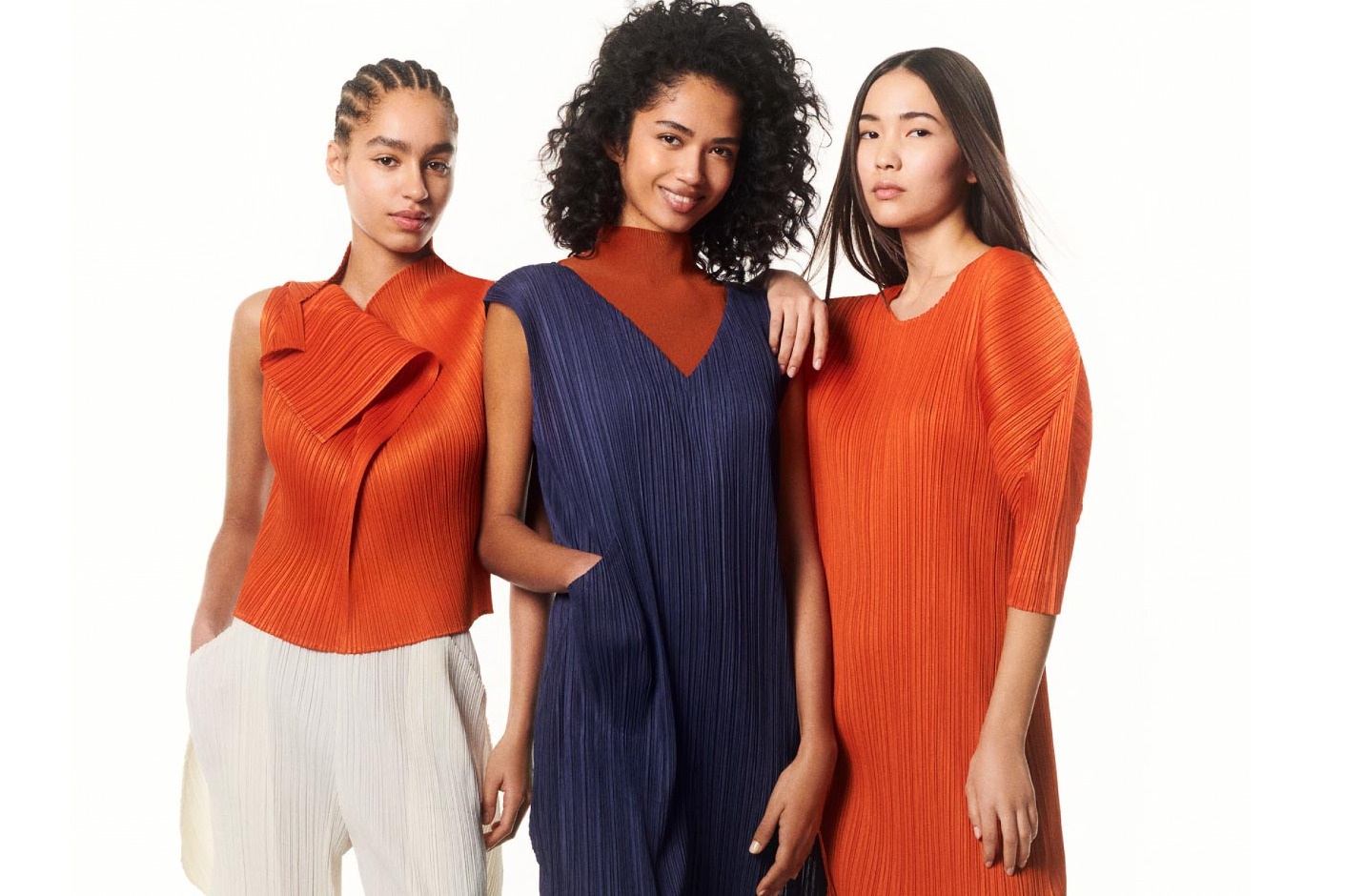 プリーツ プリーズ イッセイ ミヤケ“宇宙”着想ウェア、スペースシャトル着想の変形パンツなど