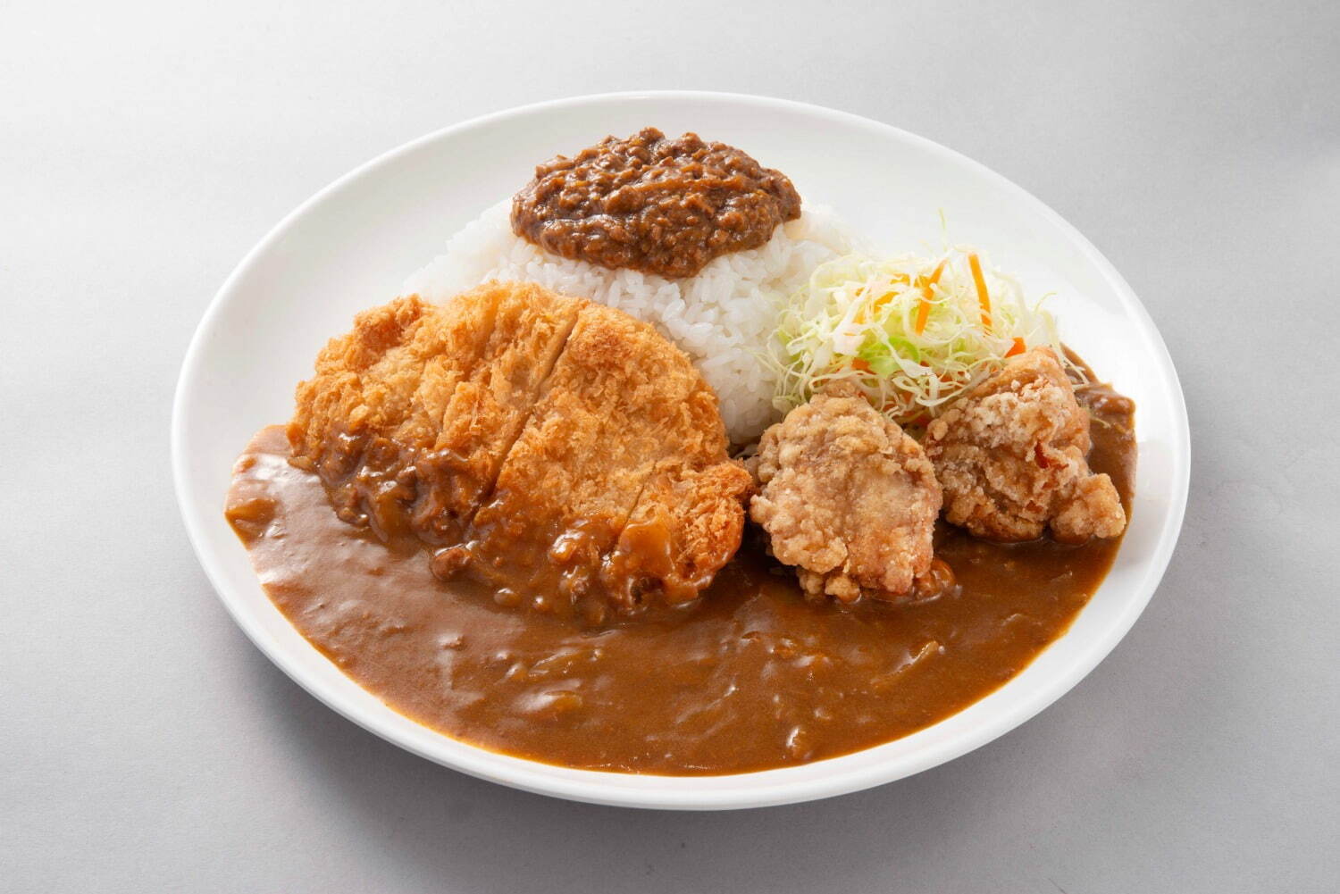 レストラン ラ・ピシーヌ「デカ盛り!お祭りカレー」1,280円