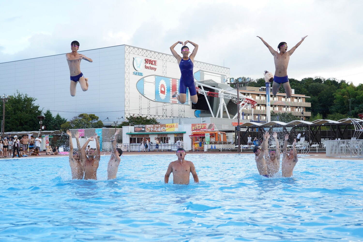 よみうりランドの夏プール“過去最多”ウォーターキャノン放水、都内屈指のナイトプールも｜写真9